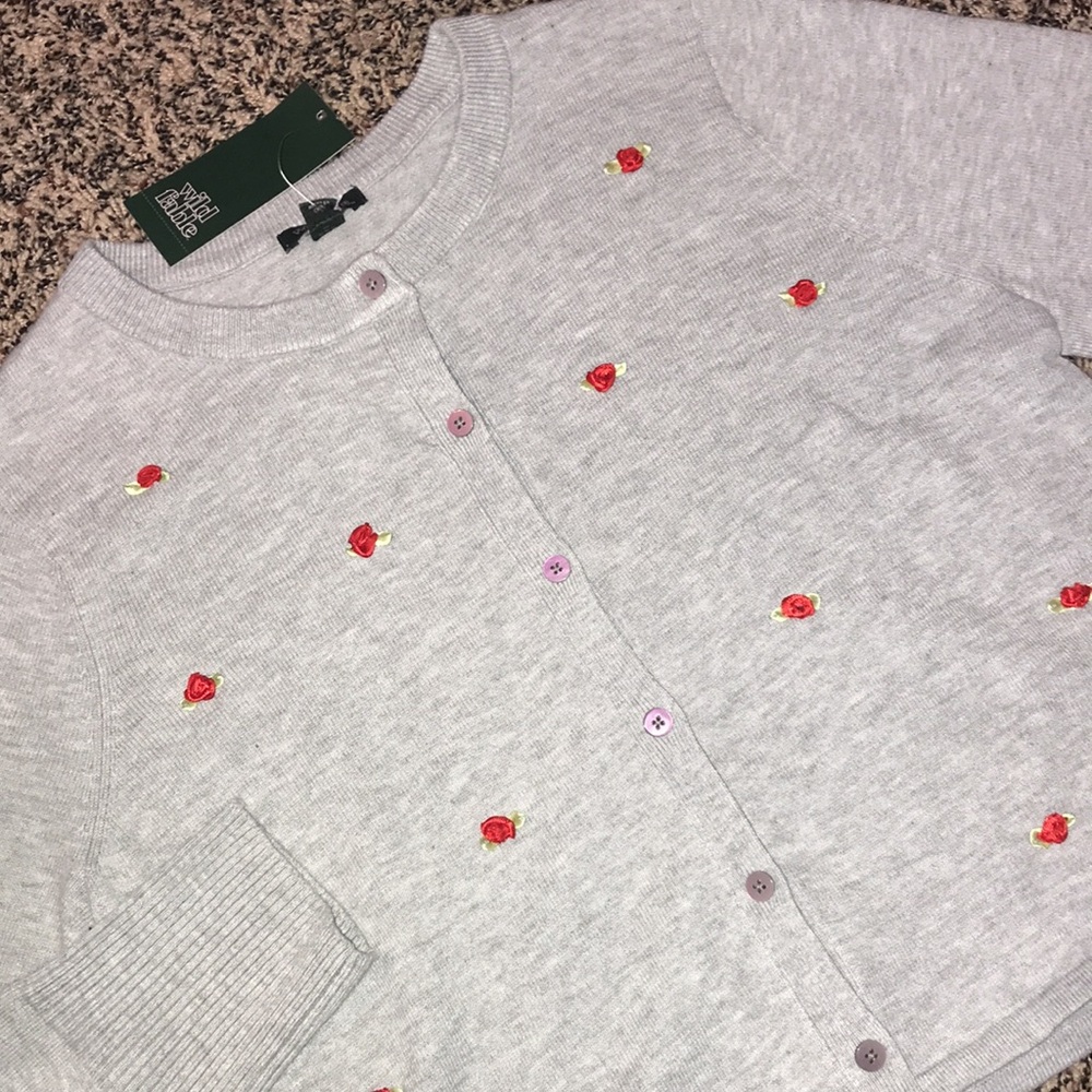 🆕Wild Fable Rosette Embroidered Button Down Gray Cardigan Various Sizes | NWT - Picture 2 of 8